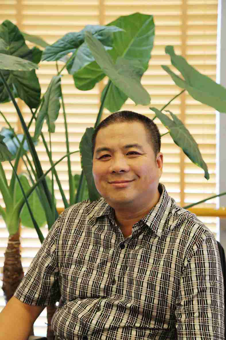 【中國美術家書法家藝術網】報道，記中國包裝印刷界的畫家夏建峰